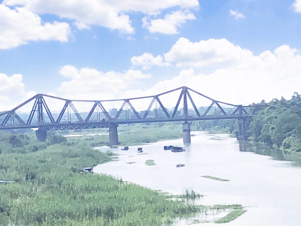 龍邊橋